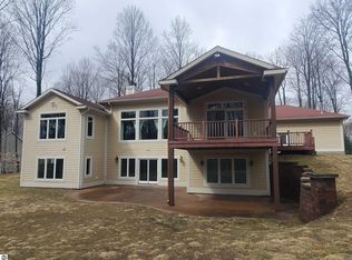 2594 Blue Meadow Dr, Traverse City, MI