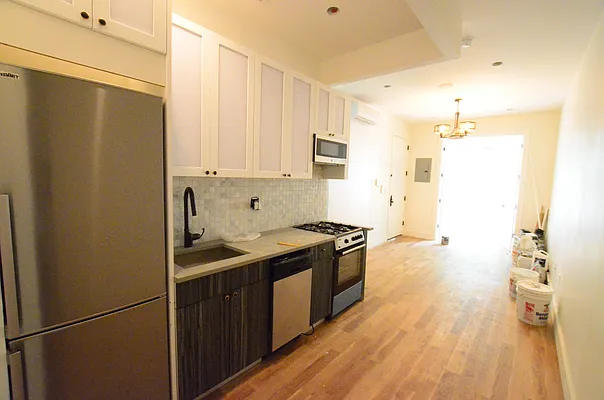 Rented by Miron Realty Group | media 49