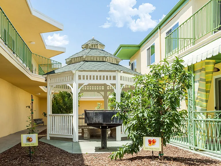 Villa Capri Apartments — Photo 19