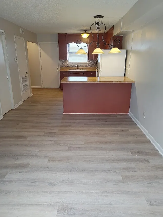 2 bed, 1.5 bath, 900 sqft, $975 — Photo 4