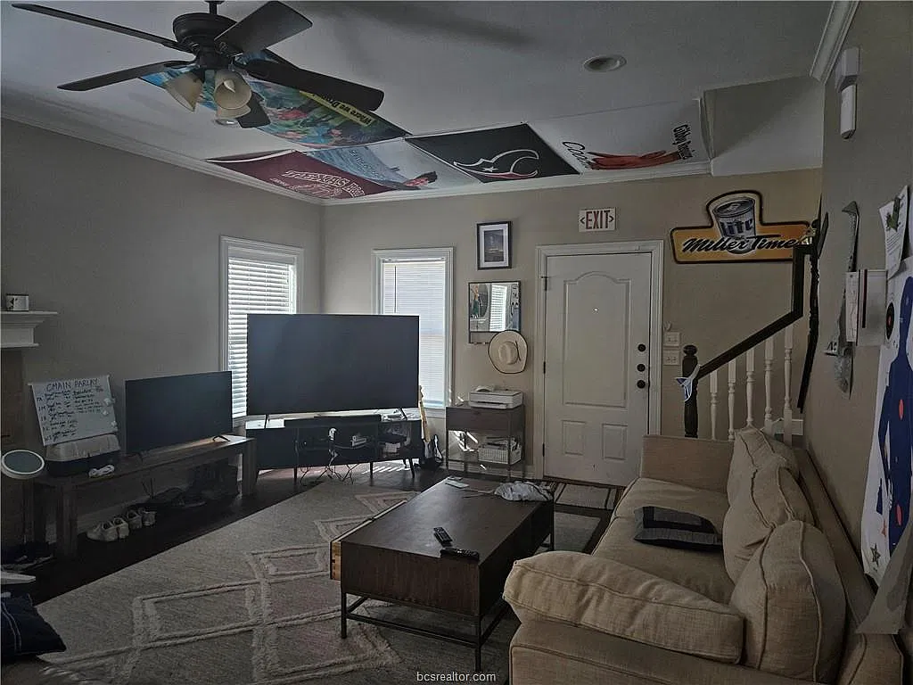 5 bed, 5.5 bath, 2108 sqft, $3,950 — Photo 3