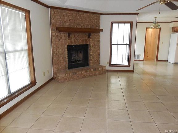 2nd image of 6028 Camelot Ct