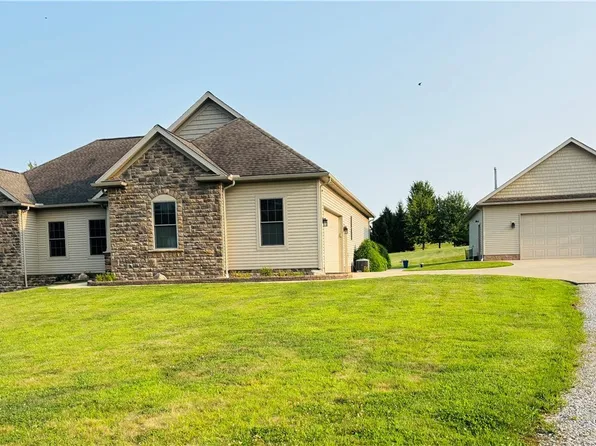 212 Cardington Ln, Burbank, OH 44214