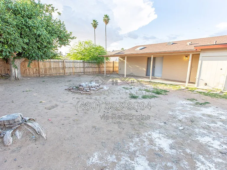 2533 E Blanche Dr — Photo 32