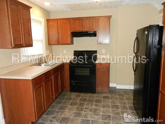 3rd image of 175 Woodcliff Dr