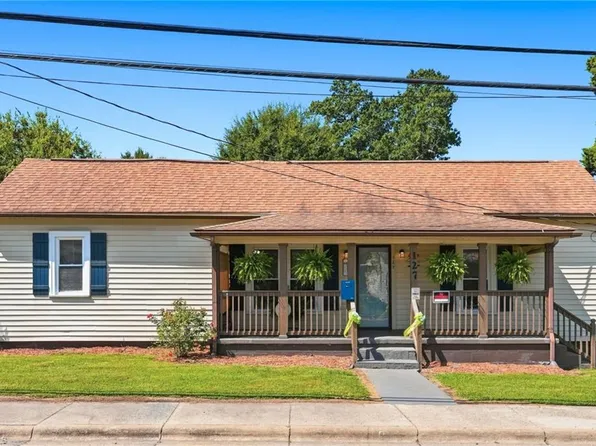 127 S Fieldcrest Rd, Eden, NC 27288