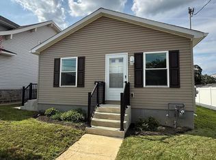 2329 E Macdade Blvd, Folsom, PA 19033
