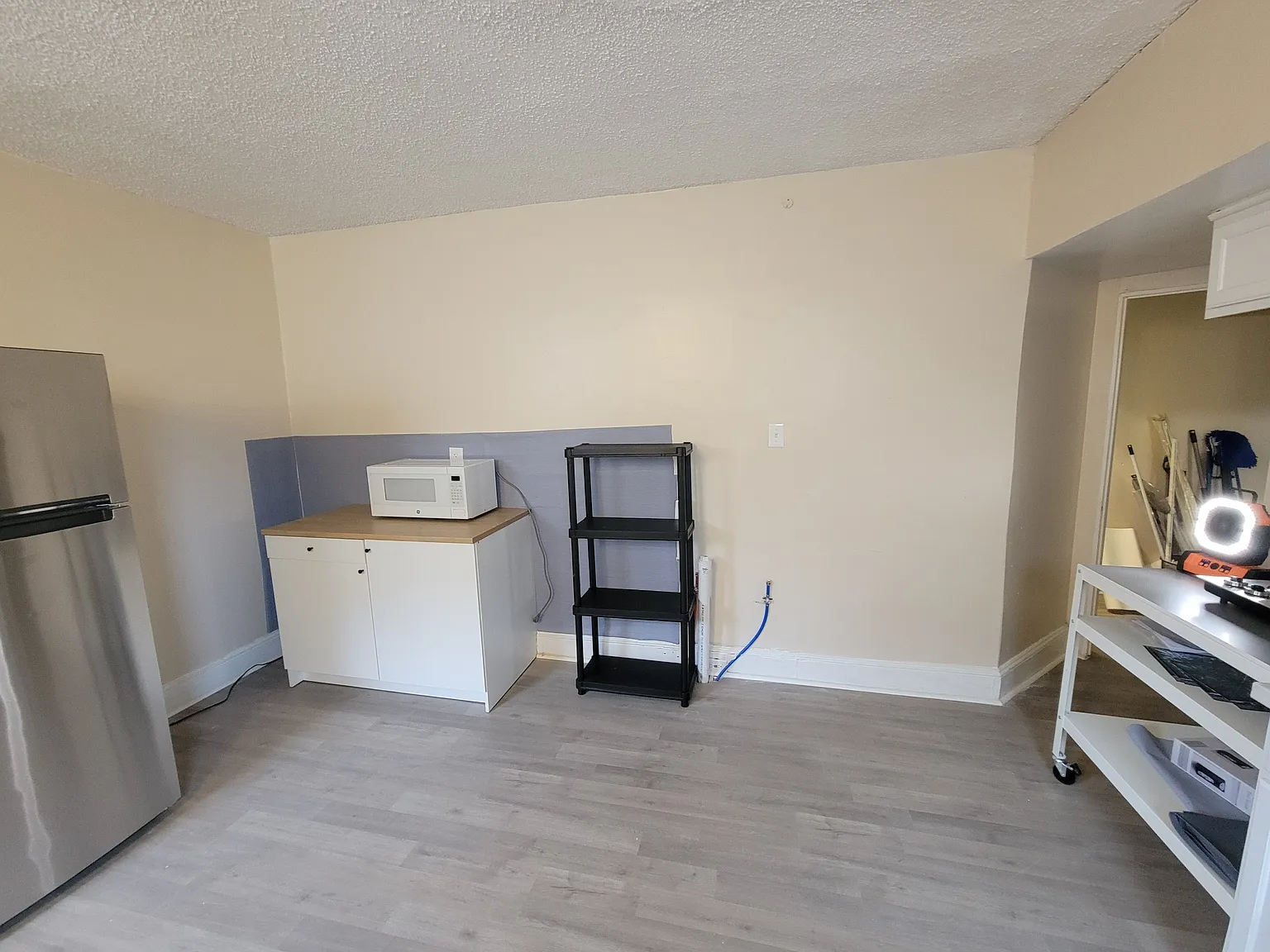 6 bed, 2412 sqft, $900 — Photo 4