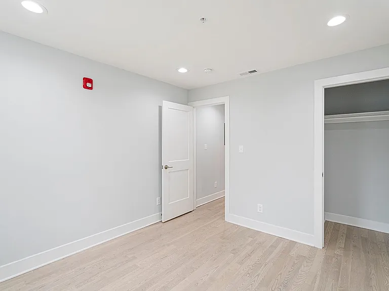 2808 W Oxford — Photo 16