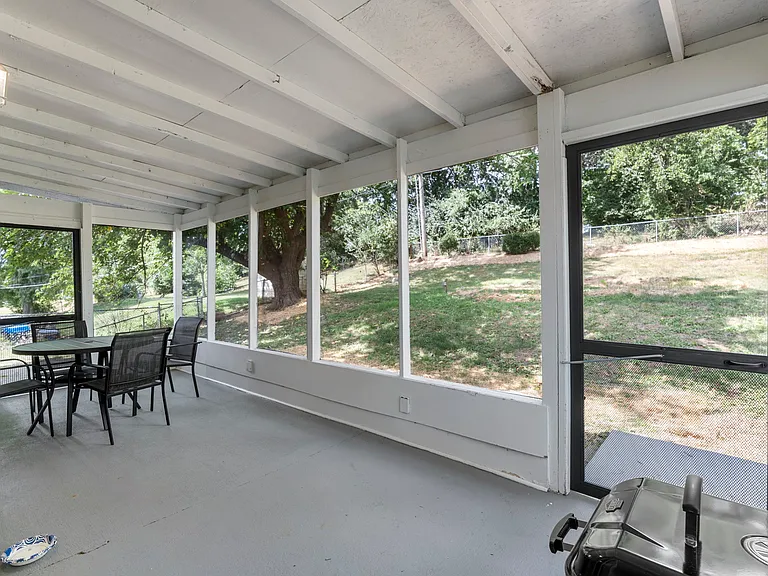 2751 Tiara Dr — Photo 37