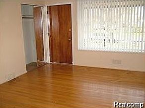 4th image of 3127 Merrill Ave