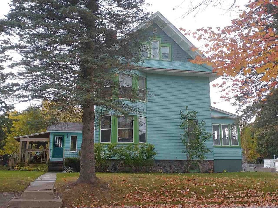 724 Cedar St, Sault Sainte Marie, MI 49783 Zillow