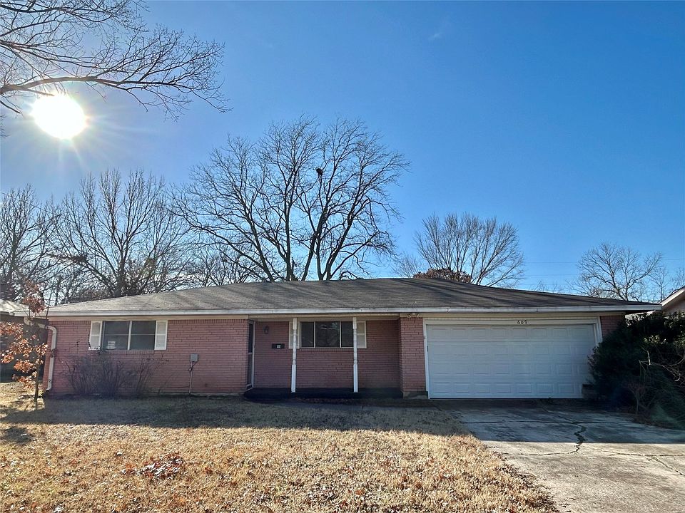 1st image of 609 Melody Ln