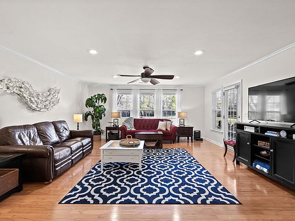 5th image of 4660 Fringetree Dr. #C