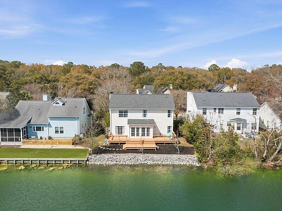 3rd image of 1732 Crystal Lake Dr
