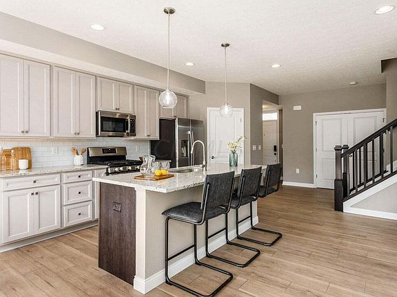 4th image of 6405 Hamilton Woods Blvd S