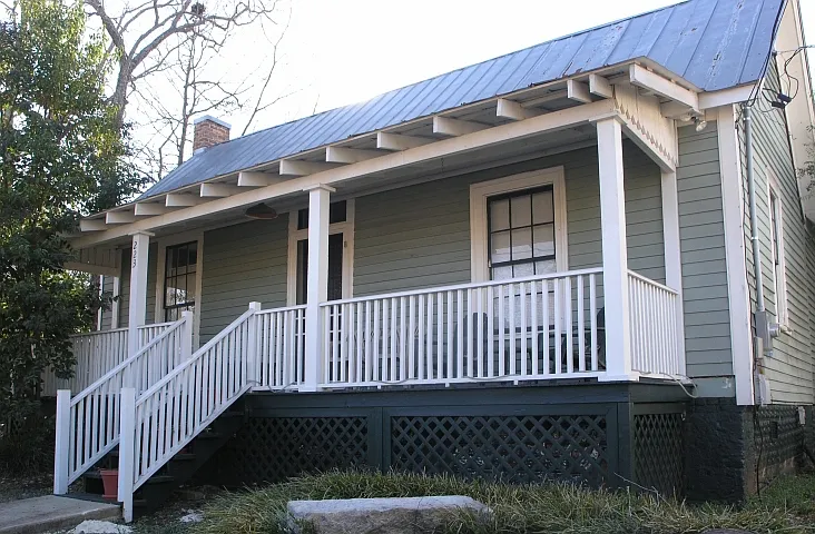 223 Lyndon Ave