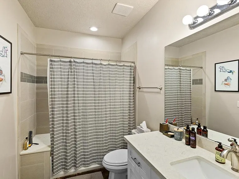 2504 Church St #2 — Photo 9