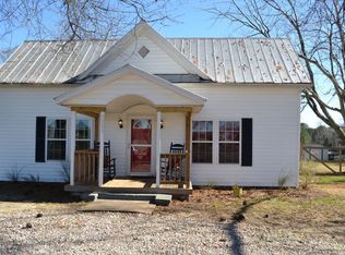 9911 N Chestnut St, Middlesex, NC 27557