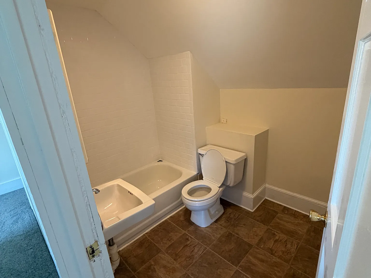 233 Washington St — Photo 4