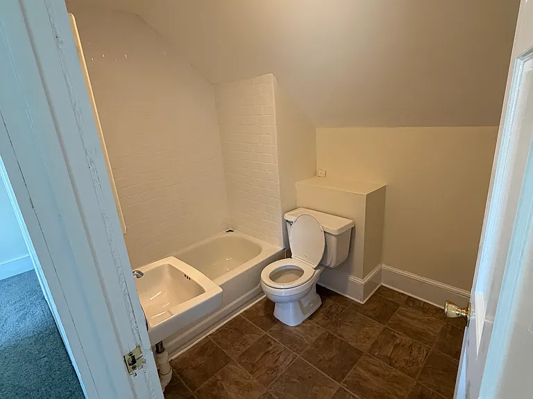 233 Washington St #2 — Photo 4