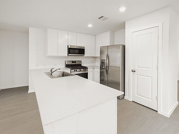 3rd image of 1516 Sunset Ridge Dr