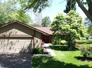 526 Glacier Trl, Roselle, IL