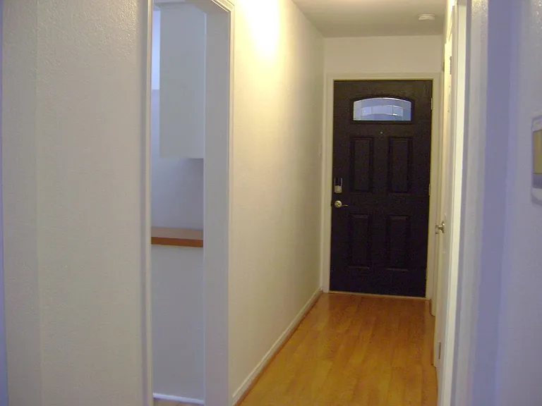 1714 Red Bud Ln — Photo 8