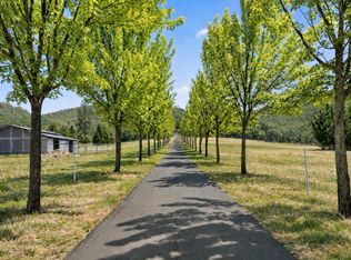 925 Galls Creek Rd, Gold Hill, OR 97525