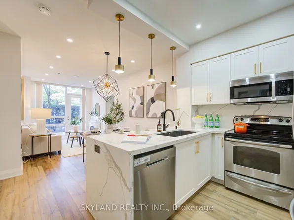520 Steeles Ave W Unit 102, Vaughan, ON L4J 0H2