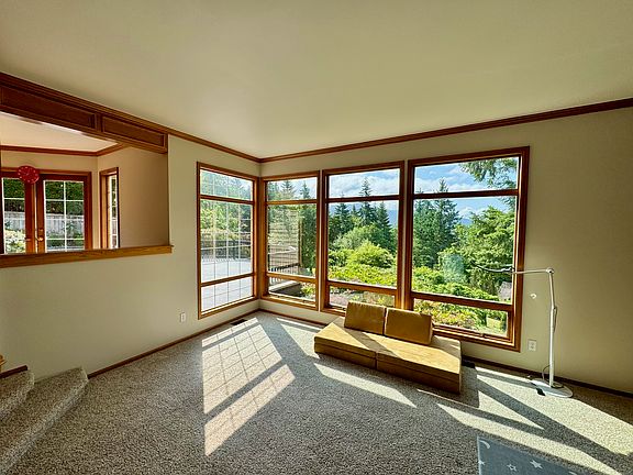 5th image of 4752 225th Ave SE