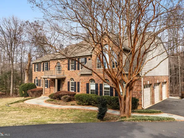 5932 Fairview Woods Dr, Fairfax Station, VA 22039