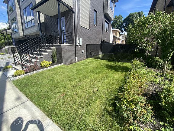 2nd image of 726 W End Ave