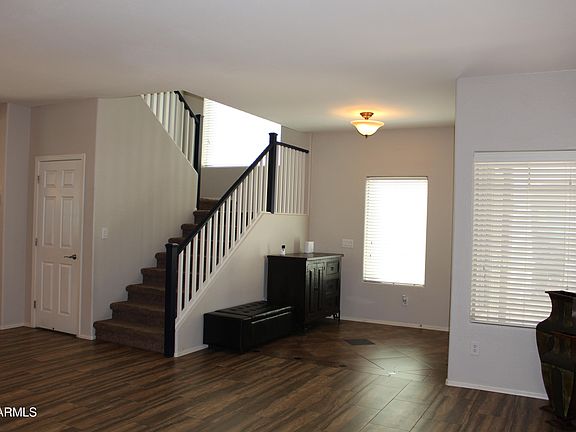 4th image of 901 E HEATHER Drive