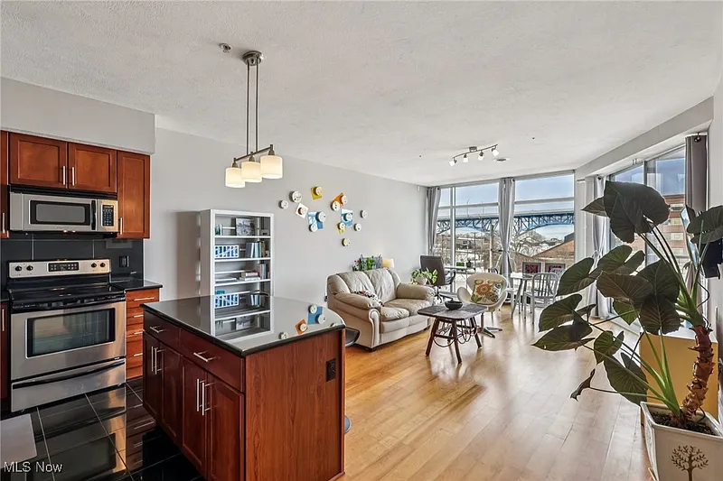 Thumbnail 16