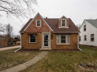 4081 Glenway St, Wauwatosa, WI 53222