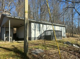 138 Beech Ave NE, Coeburn, VA 24230