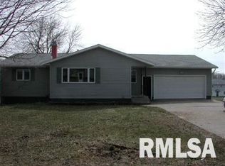 39 Hillcrest St, Miles, IA 52064