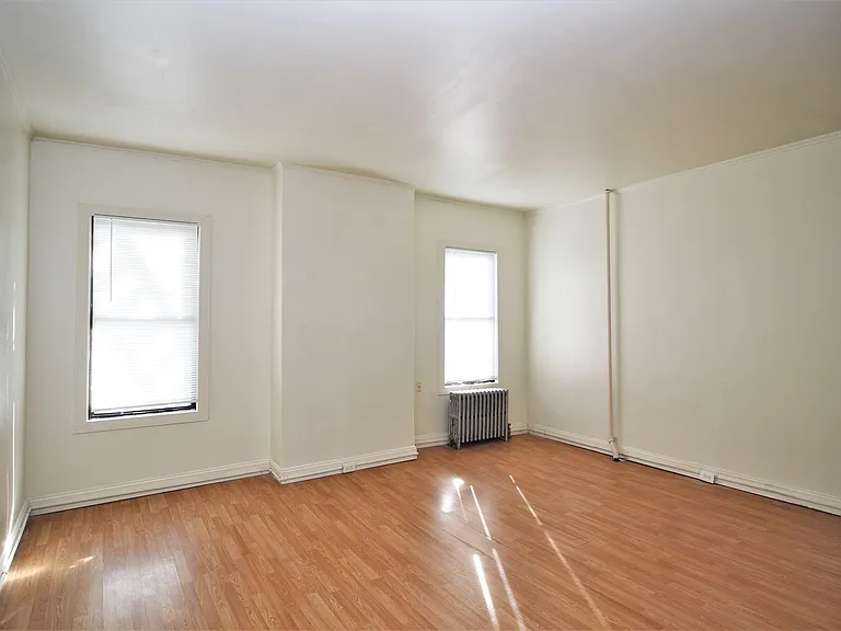 1015 Saint Paul St — Photo 5