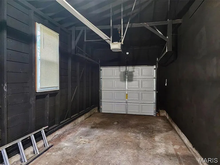 637 Karess Dr — Photo 18