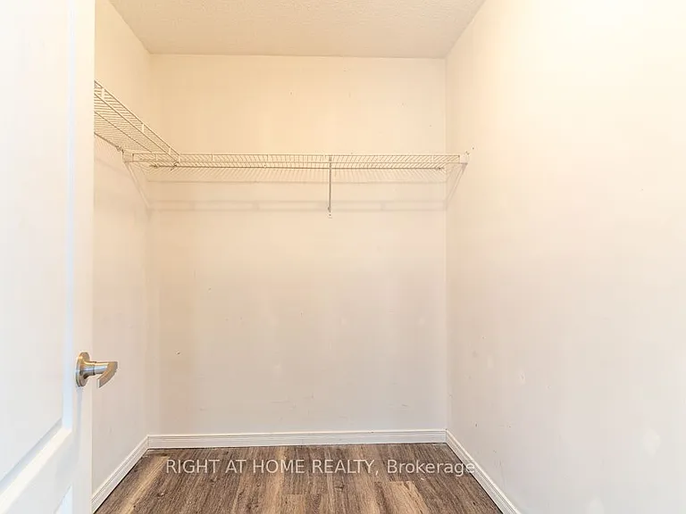 1373 Hunter St — Photo 24