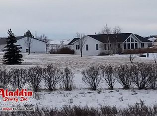 2390 Crocus Dr N, Mandan, ND 58554