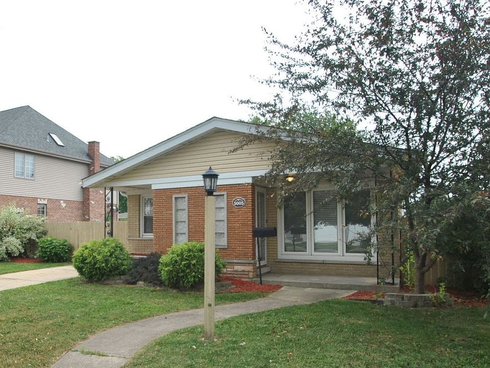 1st image of 5005 W 105th St