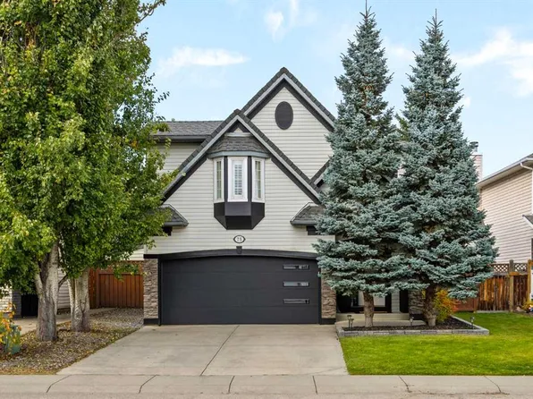 75 SE Valley Brook Cir NW, Calgary, AB T3B 5S3