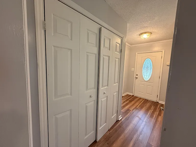 111 Old Post Ct — Photo 8