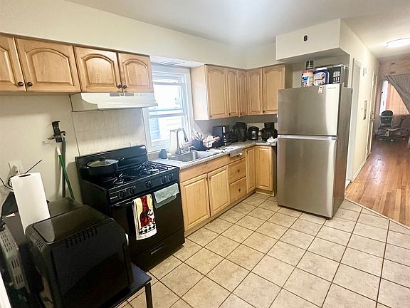 2nd image of 5706 Broadway Floor 2