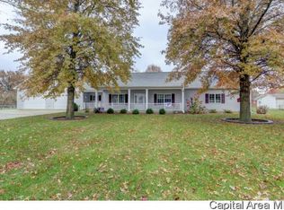 410 K Layne Dr, Pawnee, IL 62558