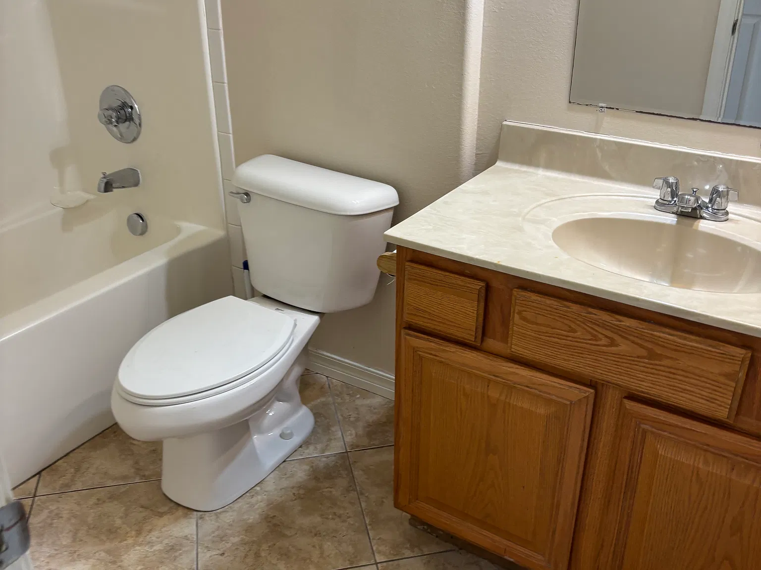 2 bed, 2170 sqft, $1,400 — Photo 2