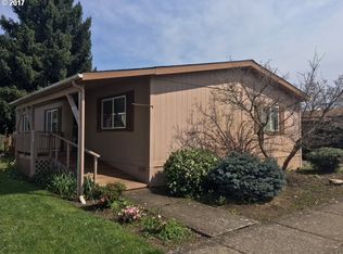 692 Lochaven Ave, Springfield, OR 97477