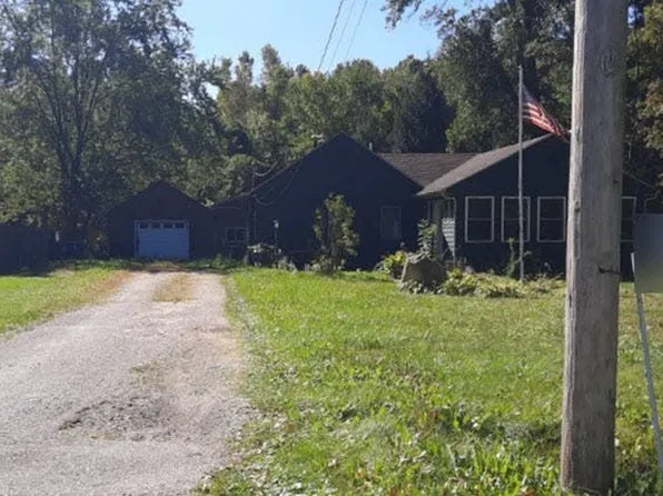 931 Park Ave, Porter, IN 46304